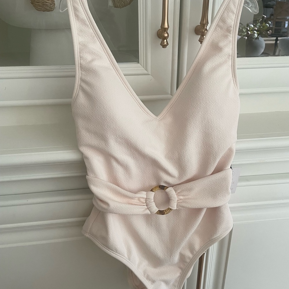 NWT Shade and shore One-Piece cream with Ring Belt size XS